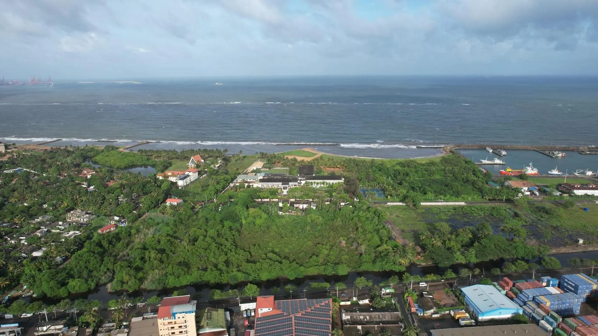 Pegasus Reef - A Beach Resort In Colombo Wattala Otel