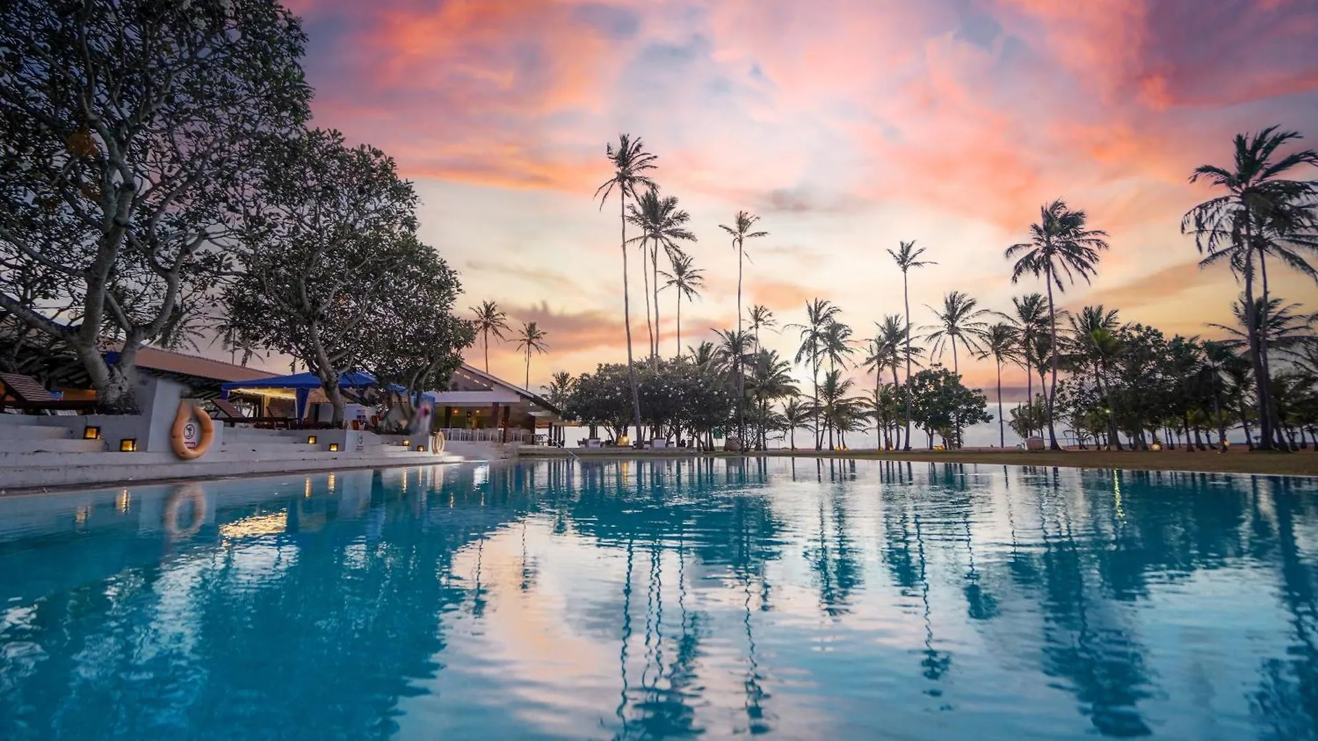 Pegasus Reef - A Beach Resort In Colombo Ваттала