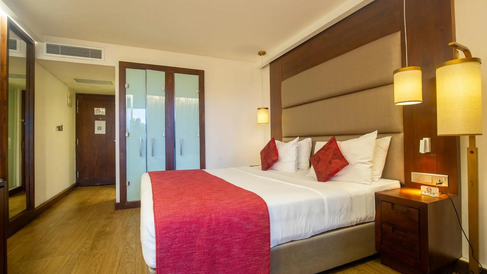 Pegasus Reef - A Beach Resort In Colombo Wattala Otel