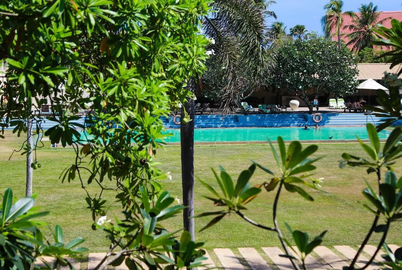 Ξενοδοχείο Pegasus Reef - A Beach Resort In Colombo Wattala